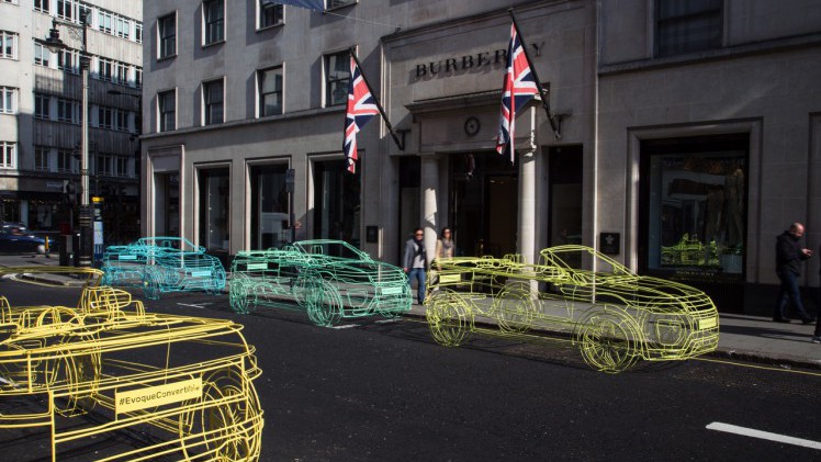 In november 2015 maakt de Range Rover Evoque Cabriolet zijn debuut. Begin volgend jaar komt hij in Nederland op de markt.