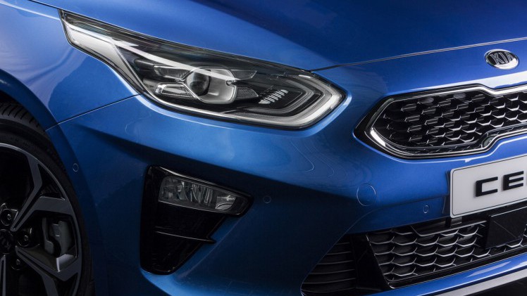 Kia lanceert de nieuwe Ceed in Genve maar haalt er nu het doek al van af.