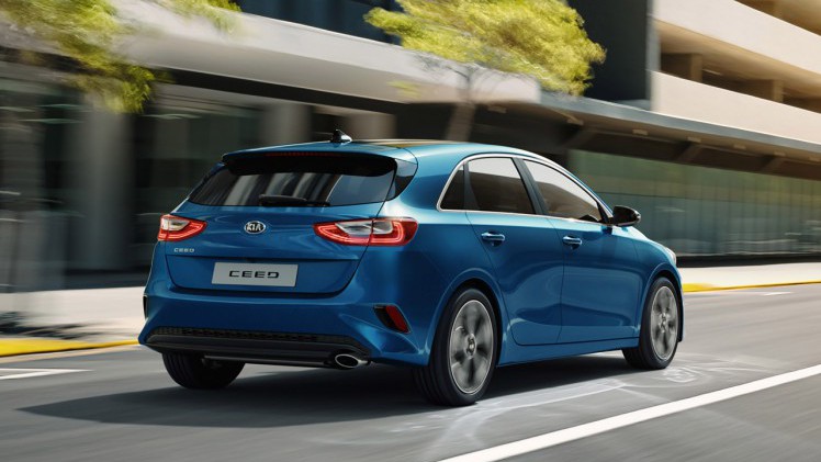 Kia lanceert de nieuwe Ceed in Genve maar haalt er nu het doek al van af.