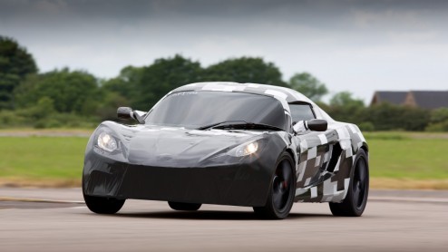 Detroit Electric SP:01 is open tweezitter met achterwielaandrijving. De auto is volledig elektrisch aangedreven.