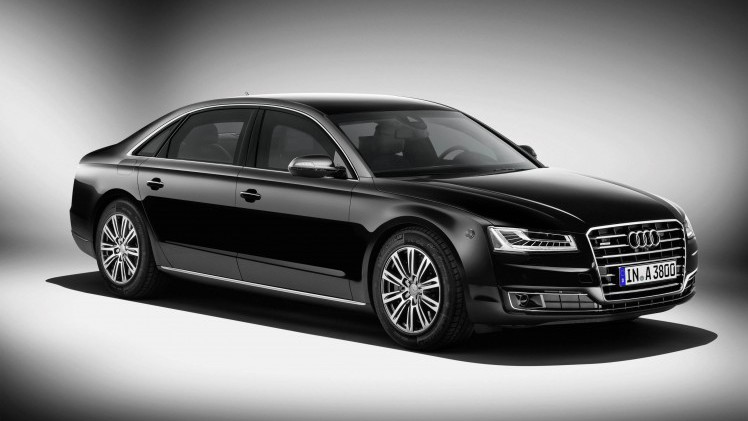 De Audi A8 voldoet als A8 L Security nu aan de VR 9 norm voor bepantsering en is daarmee een zwaar beveiligde limousine voor belangrijke mensen zoals politici en hoogwaardigheidsbekleders