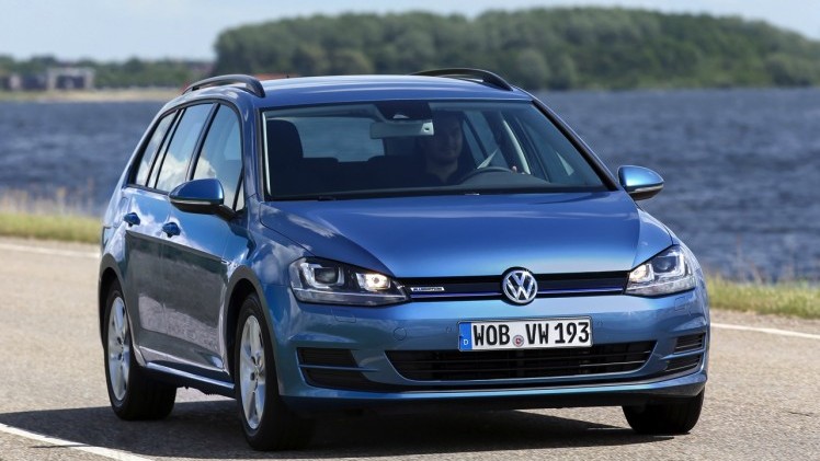 Autotest Volkswagen Golf 1.0 TSI BlueMotion, de eerste Golf met driecilinder turbomotor en verkrijgbaar met handgeschakelde zesbak of zeventrapsautomaat. De Golf voor iedereen!