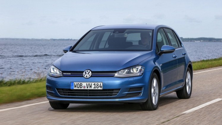 Autotest Volkswagen Golf 1.0 TSI BlueMotion, de eerste Golf met driecilinder turbomotor en verkrijgbaar met handgeschakelde zesbak of zeventrapsautomaat. De Golf voor iedereen!