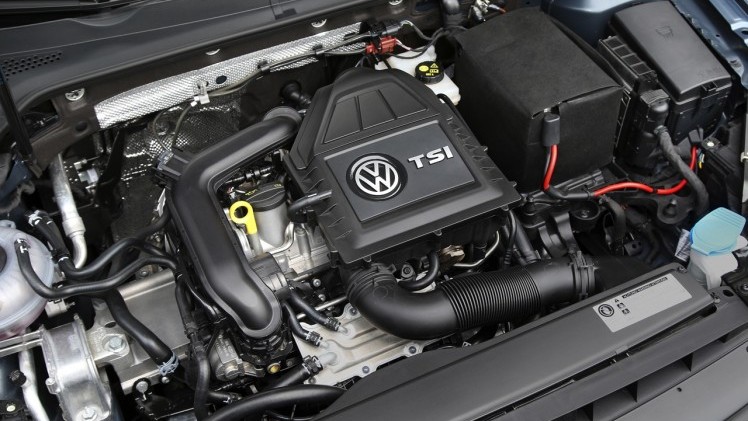 Autotest Volkswagen Golf 1.0 TSI BlueMotion, de eerste Golf met driecilinder turbomotor en verkrijgbaar met handgeschakelde zesbak of zeventrapsautomaat. De Golf voor iedereen!