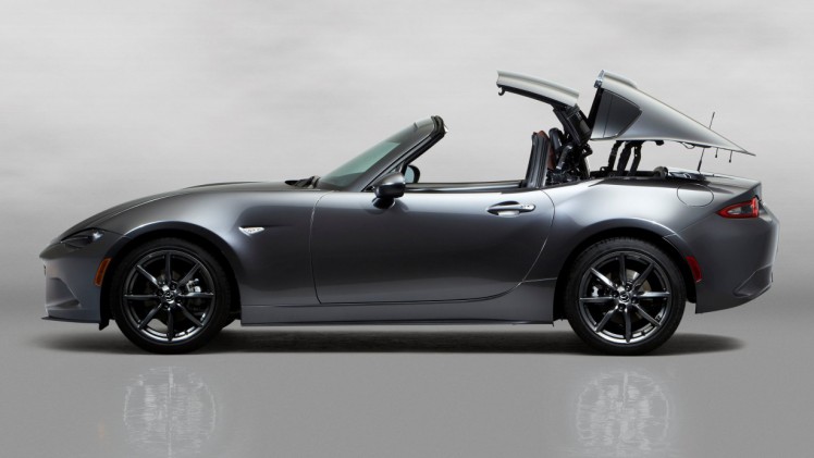 Mazda geeft de MX-5 Roadster Coupe een opvolger in de vorm van de MX-5 RF met fastback design.