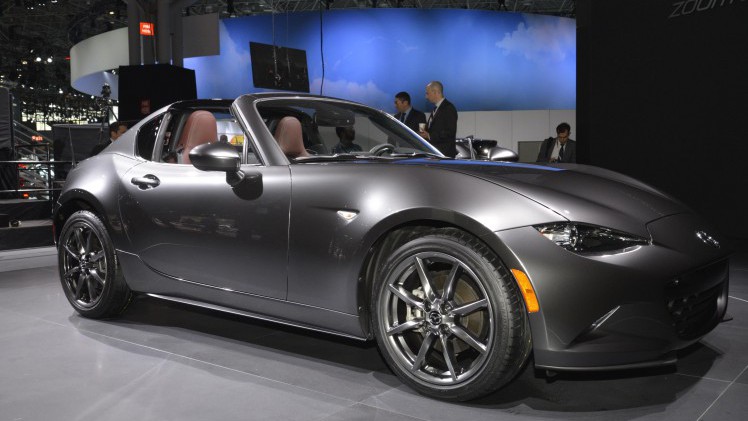 Mazda geeft de MX-5 Roadster Coupe een opvolger in de vorm van de MX-5 RF met fastback design.