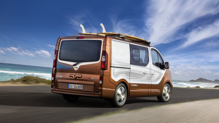 Lekker vrijbuiten met de Opel Vivaro Surf Concept. De bedrijfswagen staat compleet uitgerust op de IAA Frankfurt.
