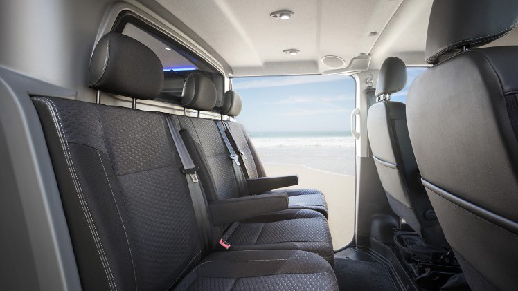 Lekker vrijbuiten met de Opel Vivaro Surf Concept. De bedrijfswagen staat compleet uitgerust op de IAA Frankfurt.