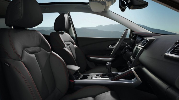 Renault Kadjar gelimiteerd in de uitvoering Extase. Deze speciale versie is onderdeel van de Serie Signature Extase met rode details.