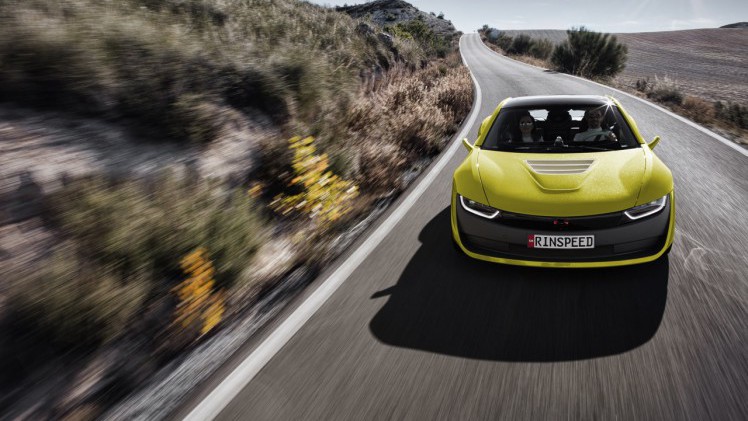 De Rinspeed Etos is een zelfrijdende concept auto die wordt gepresenteerd op CES Las Vegas. Hij heeft een Nederlands tintje dankzij een glow-in-the-dark interieur van Stahl.