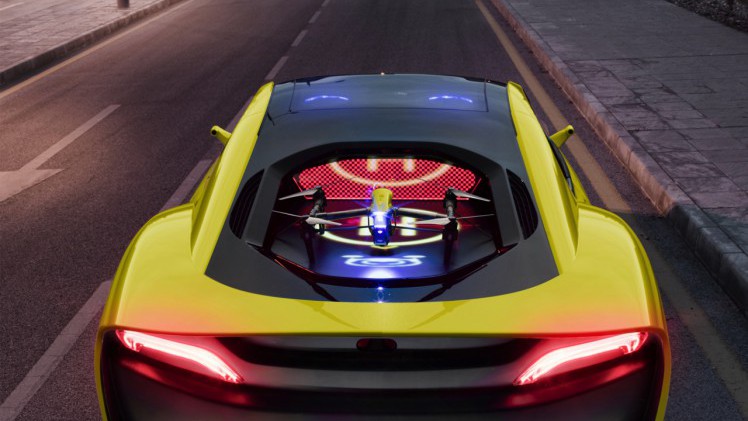 De Rinspeed Etos is een zelfrijdende concept auto die wordt gepresenteerd op CES Las Vegas. Hij heeft een Nederlands tintje dankzij een glow-in-the-dark interieur van Stahl.