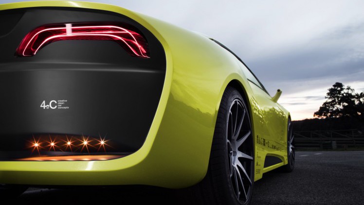 De Rinspeed Etos is een zelfrijdende concept auto die wordt gepresenteerd op CES Las Vegas. Hij heeft een Nederlands tintje dankzij een glow-in-the-dark interieur van Stahl.