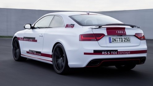 Audi heeft een prototype ontwikkeld van een RS5 Coup met een hoogpotente dieselmotor in de neus. De 3.0 liter TDI-krachtbron krijgt bijval van een elektrische turbo die het vermogen flink opstuwt
