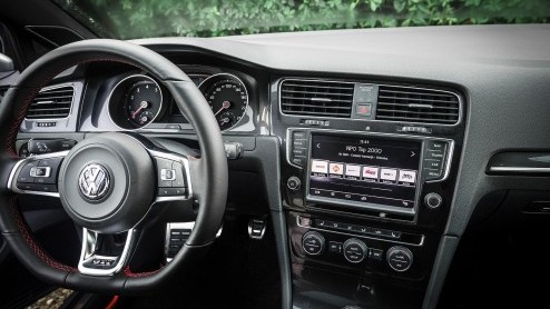 Vrijwel alle Volkswagen-modellen -de Up, Polo, Golf, Touran, Tiguan, Touareg, Sharan, Passat en Phaeton- zijn per direct te bestellen met Digital Audio Broadcasting (DAB+).