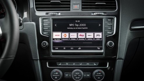 Vrijwel alle Volkswagen-modellen -de Up, Polo, Golf, Touran, Tiguan, Touareg, Sharan, Passat en Phaeton- zijn per direct te bestellen met Digital Audio Broadcasting (DAB+).