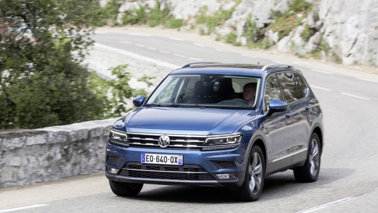 Nog voordat de auto in de showroom staat wordt de Volkswagen Tiguan Allspace al uitgebreid met de 2 liter TSI motoren.