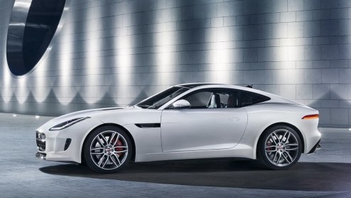 Jaguar heeft de F-Type Coup onthuld. De coup komt direct ook als F-Type R Coup beschikbaar met een tot 550 pk opgepompte 5.0 liter V8 Supercharged.