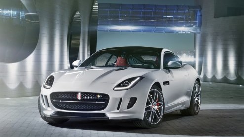 Jaguar heeft de F-Type Coup onthuld. De coup komt direct ook als F-Type R Coup beschikbaar met een tot 550 pk opgepompte 5.0 liter V8 Supercharged.
