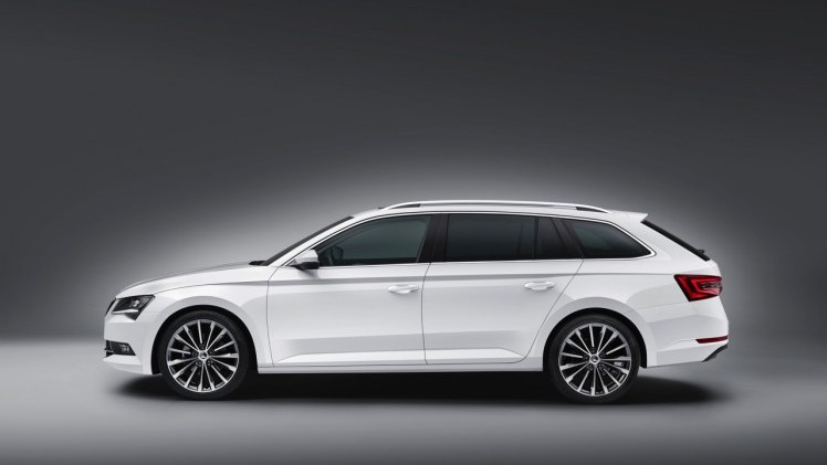 Nieuwe Skoda Superb Combi laat zich zien met 1950 liter bagageruimte, voorafgaand aan de introductie op de IAA Frankfurt.