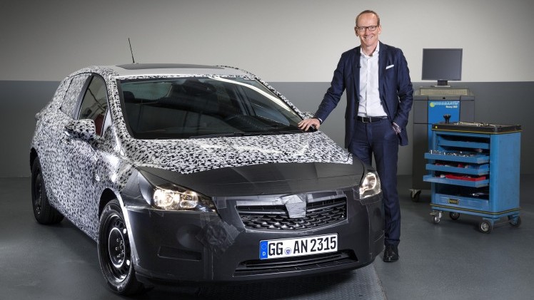 Nieuwe Opel Astra, de vijfde generatie, wordt op de IAA Frankfurt 2015 in september onthuld. De nieuwe Astra wordt fors lichter en flink zuiniger dan zijn voorganger.