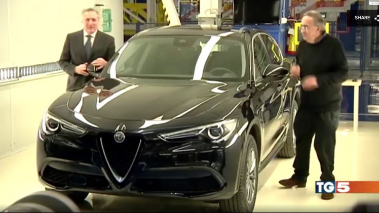 De Alfa Romeo Stelvio was alleen nog in de sportieve Quadriofoglio-uitvoering gepresenteerd, maar nu is er ook beeld van de standaardversie.