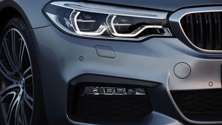 Eerste beelden en onthulling BMW 5 Serie G30. De nieuwe generatie BMW 5 Serie komt in 2017 op de markt en hier hebben we de eerste technische gegevens en details.