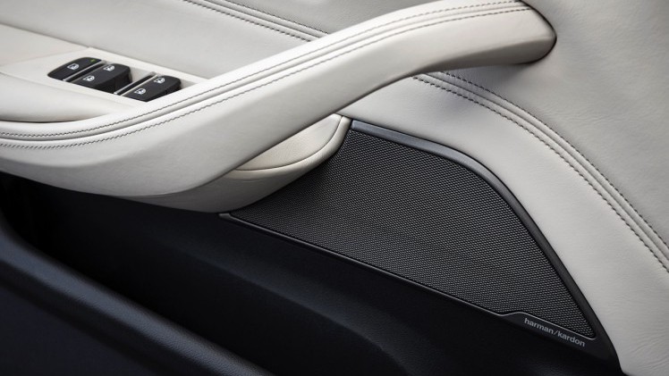 Eerste beelden en onthulling BMW 5 Serie G30. De nieuwe generatie BMW 5 Serie komt in 2017 op de markt en hier hebben we de eerste technische gegevens en details.
