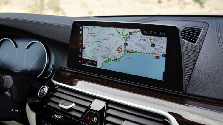 Eerste beelden en onthulling BMW 5 Serie G30. De nieuwe generatie BMW 5 Serie komt in 2017 op de markt en hier hebben we de eerste technische gegevens en details.