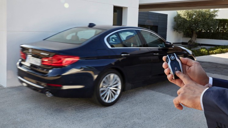 Eerste beelden en onthulling BMW 5 Serie G30. De nieuwe generatie BMW 5 Serie komt in 2017 op de markt en hier hebben we de eerste technische gegevens en details.