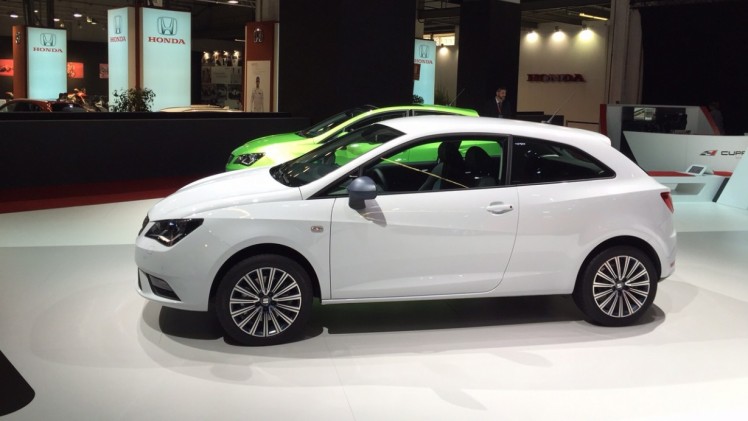 Dit is de nieuwe Seat Ibiza facelift voor 2015, die er ook weer is als SC en ST. Het faceliftmodel is rondom opgefrist met nieuwe koplampen, veilige luxe en turbomotoren.