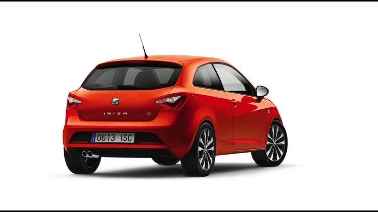 Dit is de nieuwe Seat Ibiza facelift voor 2015, die er ook weer is als SC en ST. Het faceliftmodel is rondom opgefrist met nieuwe koplampen, veilige luxe en turbomotoren.