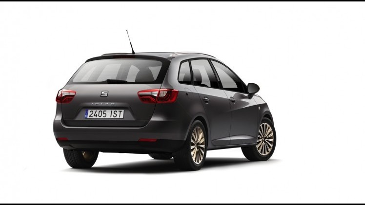 Dit is de nieuwe Seat Ibiza facelift voor 2015, die er ook weer is als SC en ST. Het faceliftmodel is rondom opgefrist met nieuwe koplampen, veilige luxe en turbomotoren.
