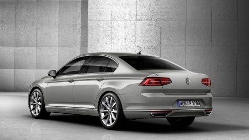 De nieuwe Volkswagen Passat - de achtste generatie alweer - is officieel onthuld en staat vanaf november 2014 bij de dealer. De Passat plug-in hybride komt medio 2015 naar ons land.