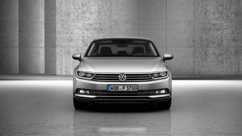 De nieuwe Volkswagen Passat - de achtste generatie alweer - is officieel onthuld en staat vanaf november 2014 bij de dealer. De Passat plug-in hybride komt medio 2015 naar ons land.