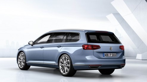 De nieuwe Volkswagen Passat - de achtste generatie alweer - is officieel onthuld en staat vanaf november 2014 bij de dealer. De Passat plug-in hybride komt medio 2015 naar ons land.