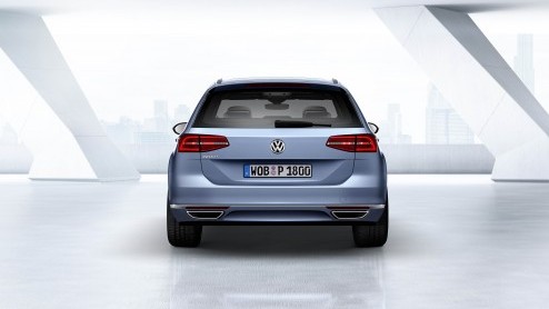 De nieuwe Volkswagen Passat - de achtste generatie alweer - is officieel onthuld en staat vanaf november 2014 bij de dealer. De Passat plug-in hybride komt medio 2015 naar ons land.