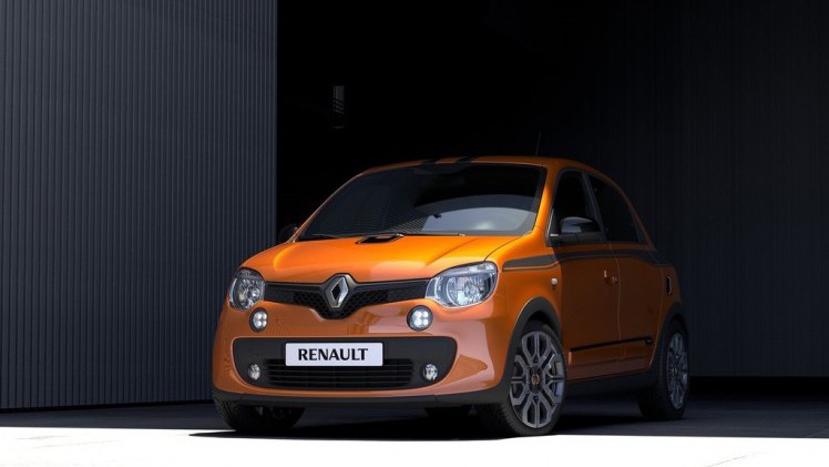 De prijzen van de Renault Twingo GT zijn nu bekend en de auto is vanaf nu te bestellen. De Renault Twingo GT is sneller dan de Smart Forfour Brabus.