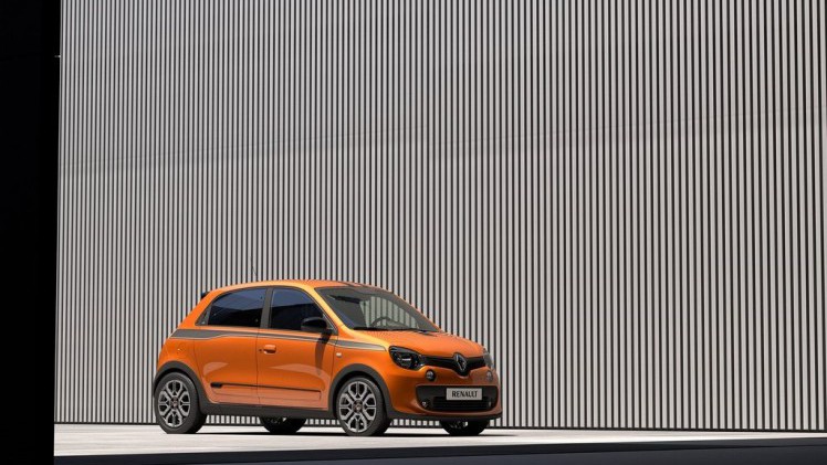 De prijzen van de Renault Twingo GT zijn nu bekend en de auto is vanaf nu te bestellen. De Renault Twingo GT is sneller dan de Smart Forfour Brabus.