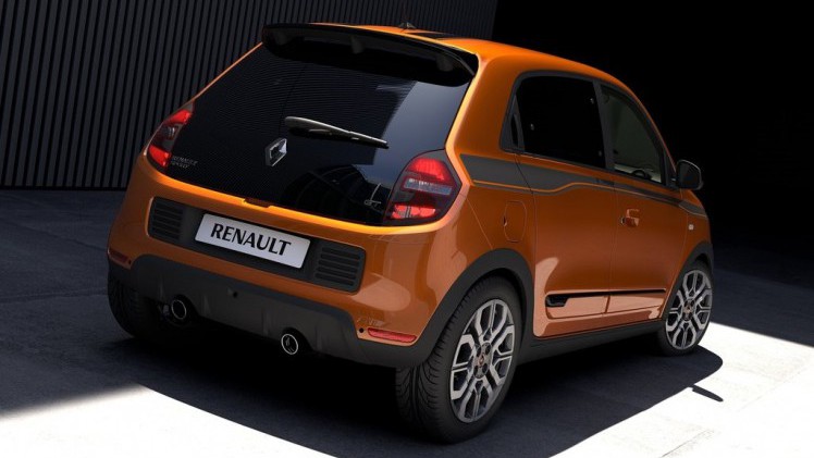 De prijzen van de Renault Twingo GT zijn nu bekend en de auto is vanaf nu te bestellen. De Renault Twingo GT is sneller dan de Smart Forfour Brabus.