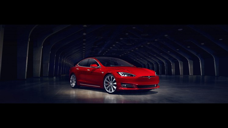 Tesla Model S in Nederland nu ook beschikbaar met het 75 kWh accupakket. Wat kost dat en is het je geld waard?