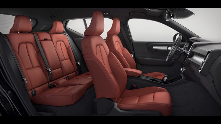 De Volvo XC40 komt vanaf 39.975 euro in de showroom.
