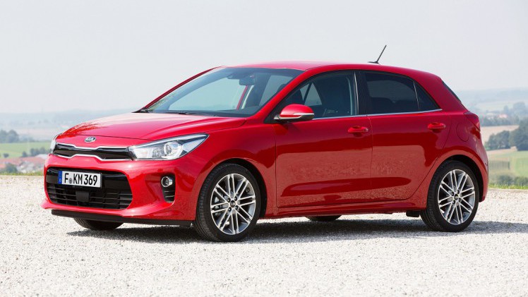 Kia heeft nu bekendgemaakt wat de nieuwe Kia Rio moet gaan kosten. Snelle beslissers kunnen nog wat voordeel scoren door te gaan voor de tijdelijk leverbare Rio First Edition.