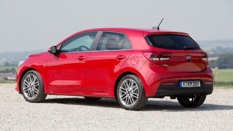 Kia heeft nu bekendgemaakt wat de nieuwe Kia Rio moet gaan kosten. Snelle beslissers kunnen nog wat voordeel scoren door te gaan voor de tijdelijk leverbare Rio First Edition.