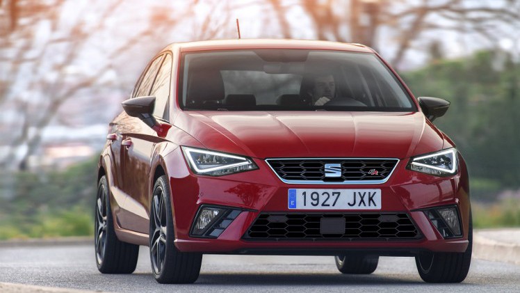 SEAT heeft de prijzen bekendgemaakt van de nieuwe Ibiza. Die beginnen bij 15.900 euro en vanaf juni staat de auto bij de dealers.