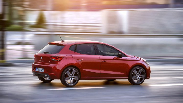 SEAT heeft de prijzen bekendgemaakt van de nieuwe Ibiza. Die beginnen bij 15.900 euro en vanaf juni staat de auto bij de dealers.