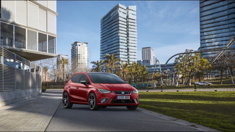 SEAT heeft de prijzen bekendgemaakt van de nieuwe Ibiza. Die beginnen bij 15.900 euro en vanaf juni staat de auto bij de dealers.