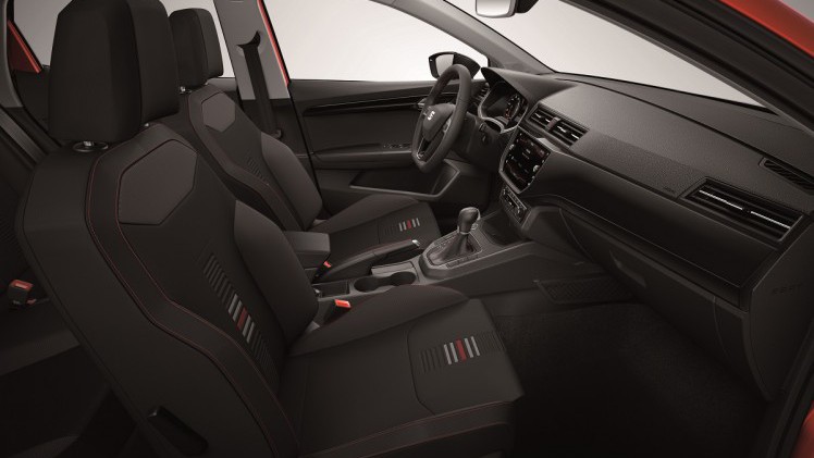 SEAT heeft de prijzen bekendgemaakt van de nieuwe Ibiza. Die beginnen bij 15.900 euro en vanaf juni staat de auto bij de dealers.