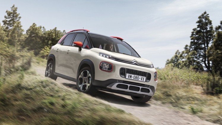 De zeven finalisten voor de Auto van het Jaar verkiezing zijn de Alfa Romeo Stelvio, Audi A8, BMW 5-serie, Citron C3 Aircross, Kia Stinger, Seat Ibiza en Volvo XC40.