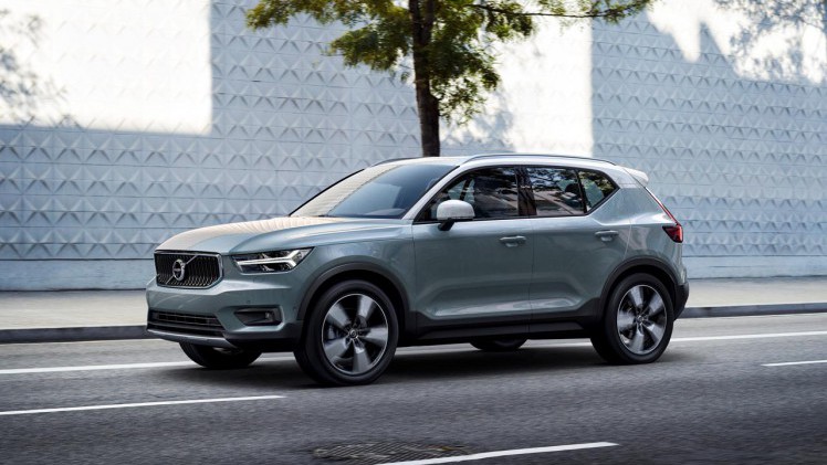 De zeven finalisten voor de Auto van het Jaar verkiezing zijn de Alfa Romeo Stelvio, Audi A8, BMW 5-serie, Citron C3 Aircross, Kia Stinger, Seat Ibiza en Volvo XC40.