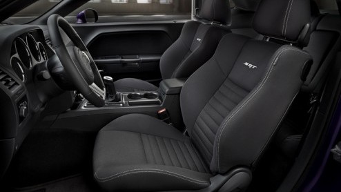 Dodge Challenger SRT ook leverbaar in Nederland. Met 470 pk Hemi V8 verkrijgbaar vanaf.... euro bij Pietersen US Car dealer.